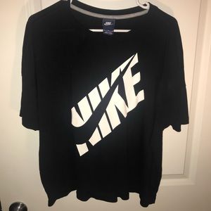 Nike black quarter sleeve tee